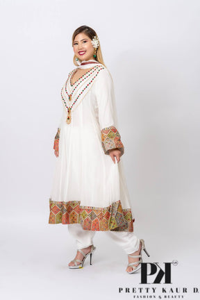 Pretty-Kaur-fashion-beauty-Trendy-Off-White-Punjabi-Suit-with-Embroidery-2